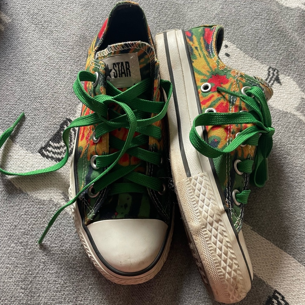 Convers all star tie-dye shoe